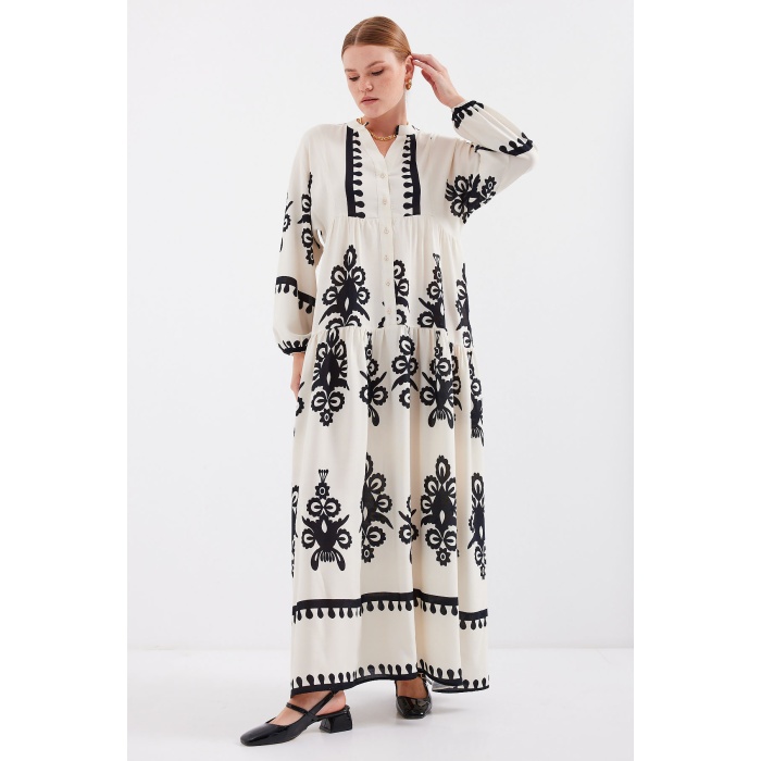2423 Otantik Desenli Tesettür Elbise - M. Krem