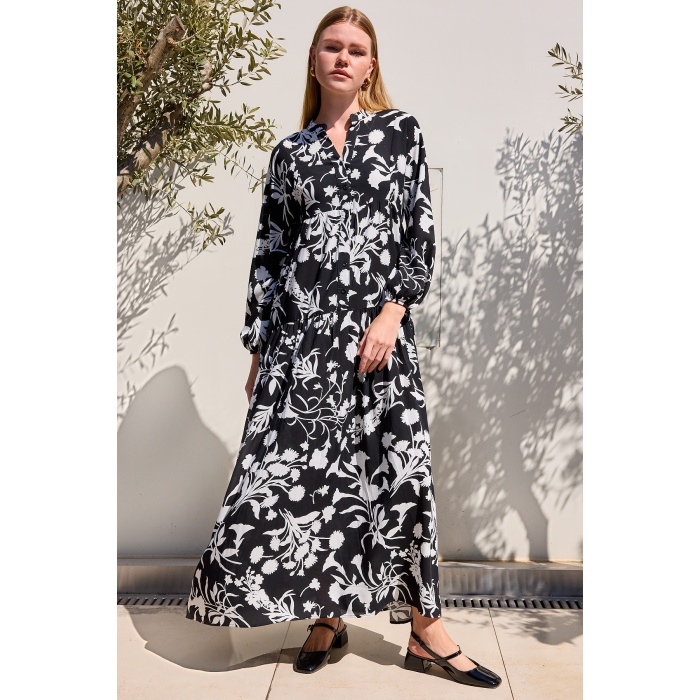 Kadın Siyah Beyaz Viskon Tesettür Elbise 2423