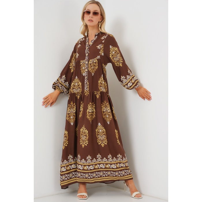 2423 Otantik Desenli Tesettür Elbise - Beyaz - Kahve