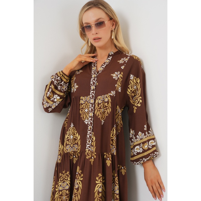 2423 Otantik Desenli Tesettür Elbise - Beyaz - Kahve