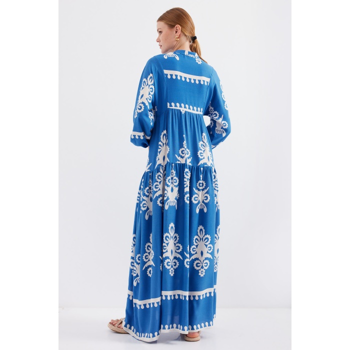 2423 Otantik Desenli Tesettür Elbise - Beyaz - İndigo