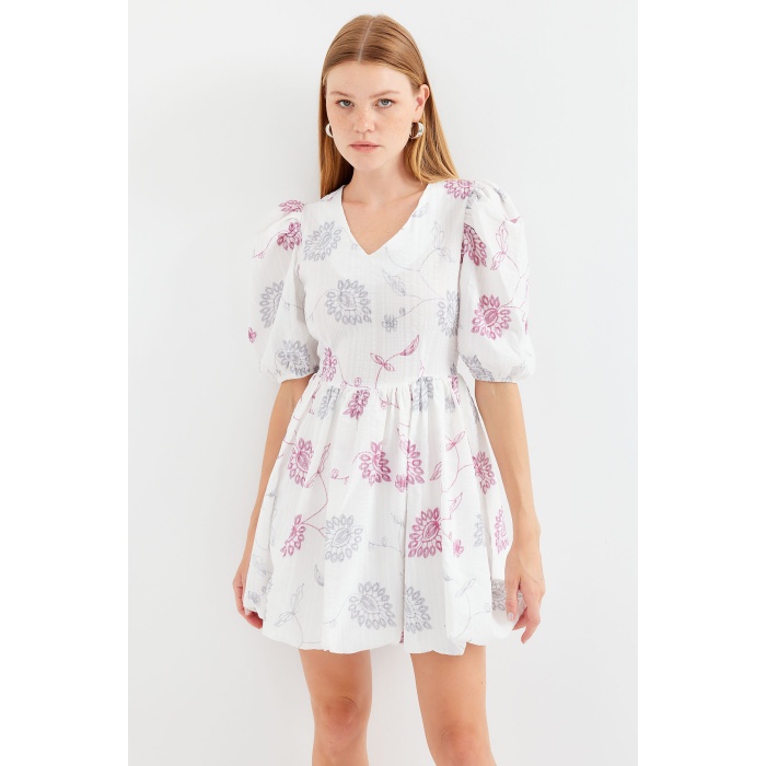 2506 Desenli V Yaka Mini Kloş Elbise - Ekru