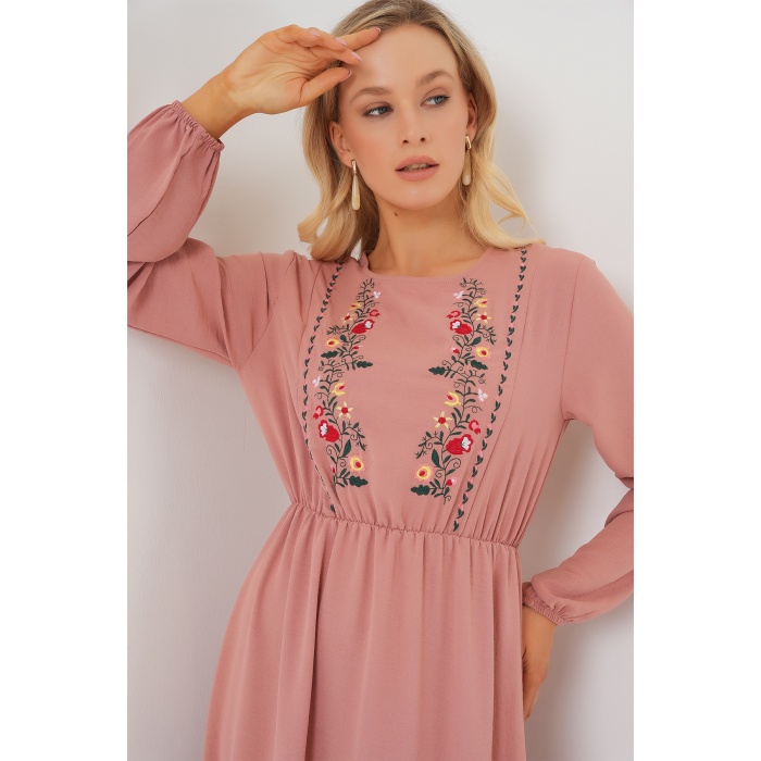 Kadın Nakışlı Uzun Tesettür Elbise 2550 - Pudra