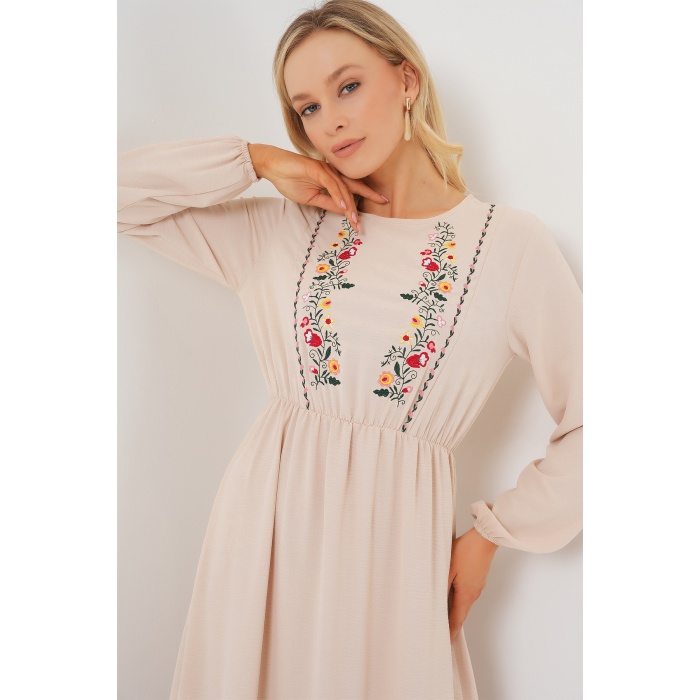 Kadın Nakışlı Uzun Tesettür Elbise 2550 - Krem