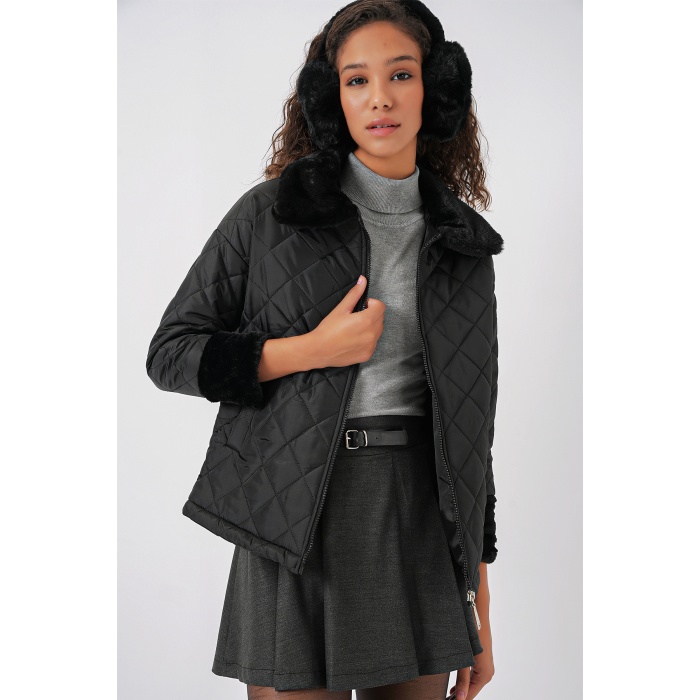 5202 Peluş Detaylı Kapitone Mont - Siyah