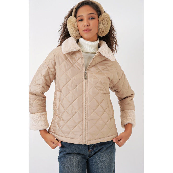 5202 Peluş Detaylı Kapitone Mont - Bej