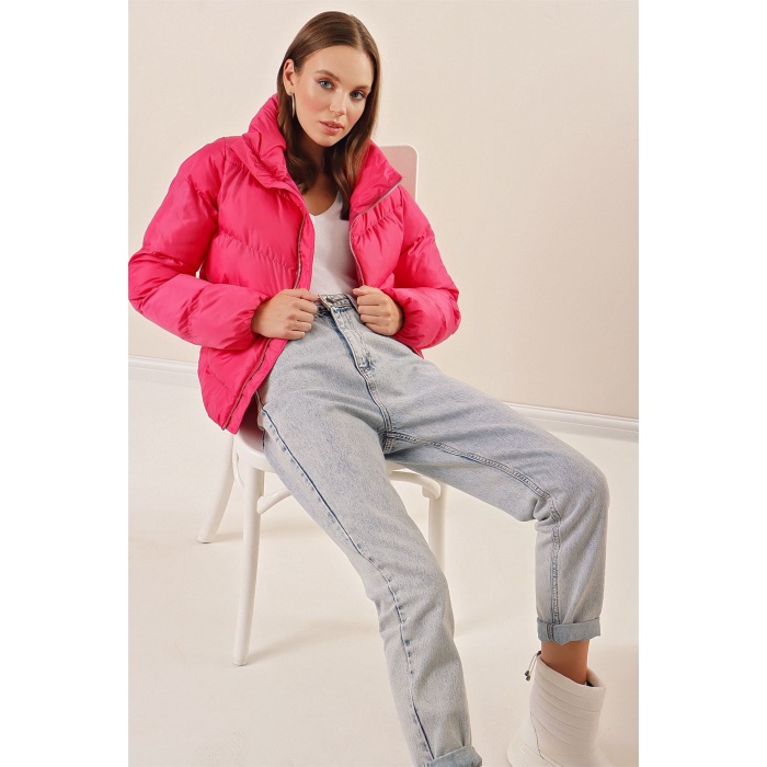 5205 Dik Yaka Fermuarlı Şişme Mont - Fuşya