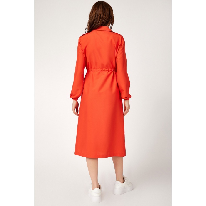 5671 ÖNÜ BOYDAN DÜĞMELİ TESETTÜR TRENHCOAT - Nar