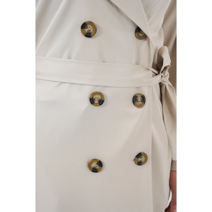 5853 Kruvaze Yaka Arkası Baskılı Trençkot - A.Bej