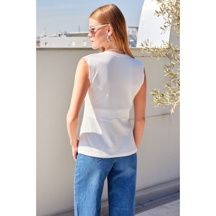 916 Düğme Detaylı Örme Yelek - Beyaz