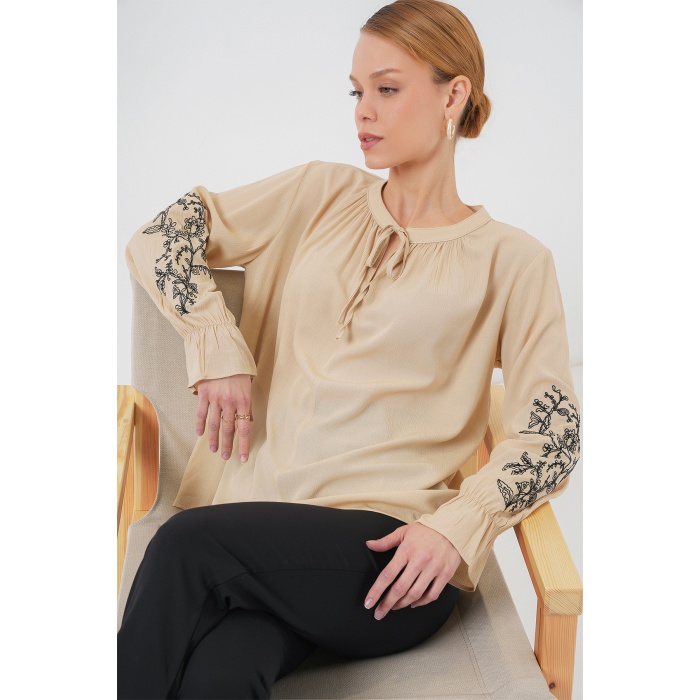 Kadın Nakışlı Örme Bluz 941 - Bej