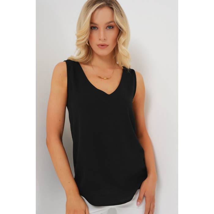 V Yaka Sıfır Kol Bluz 950 - Siyah