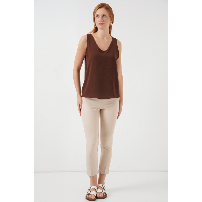 V Yaka Sıfır Kol Bluz 950 - Kahverengi