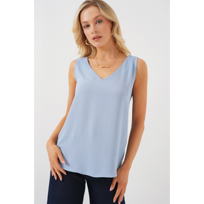 V Yaka Sıfır Kol Bluz 950 - Mavi