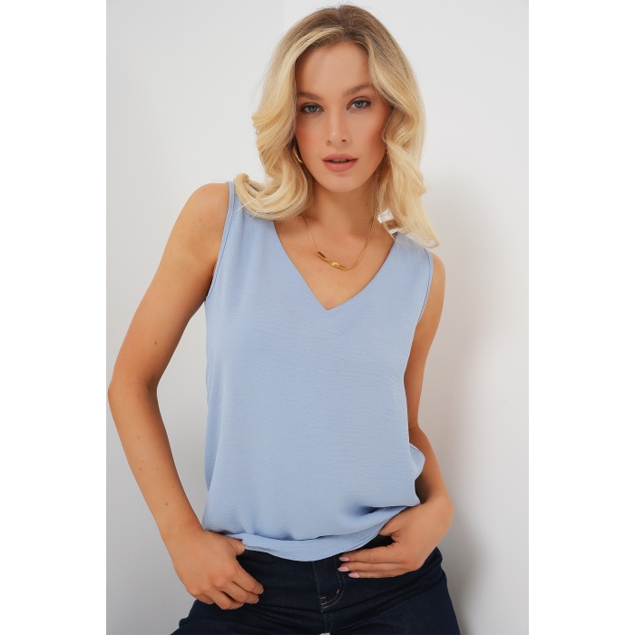 V Yaka Sıfır Kol Bluz 950 - Mavi