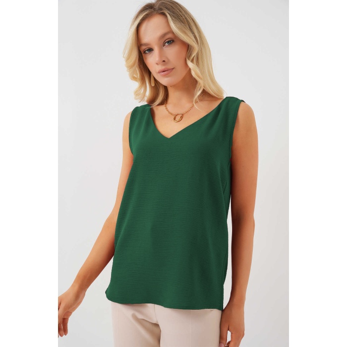 V Yaka Sıfır Kol Bluz 950 - Zümrüt Yeşili