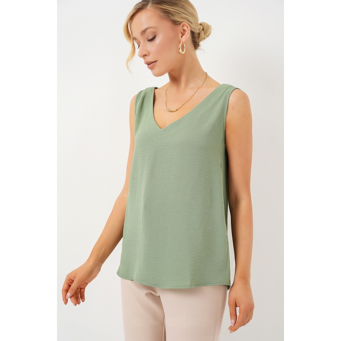 V Yaka Sıfır Kol Bluz 950 - Çağla