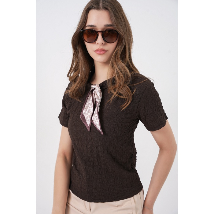 Kadın Kısa Kol Fularlı Örme Bluz 981 - Kahverengi