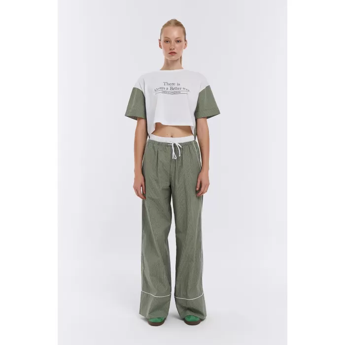 Match Detaylı Çizgili Crop Tişört Beyaz