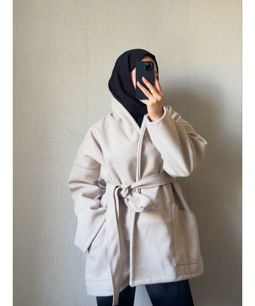 Dik Yaka Cepli Kaşe Krem