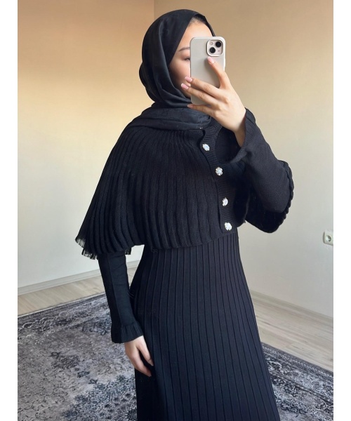 Pelerinli Triko Takım Elbise Siyah