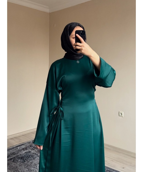 Rode Saten Elbise Zümrüt yeşili