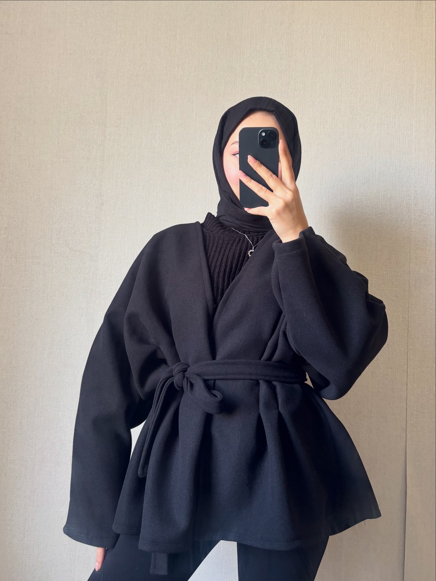 Belden Oturmali Siyah Ceket