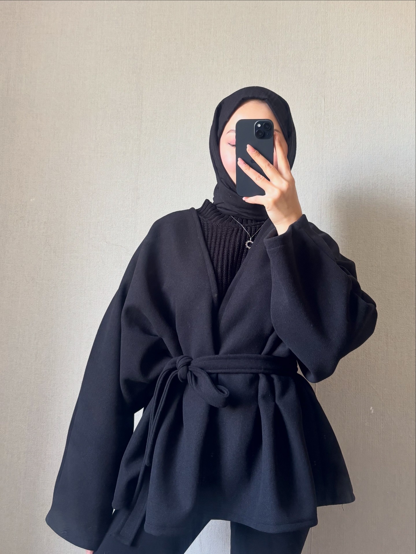 Belden Oturmali Siyah Ceket