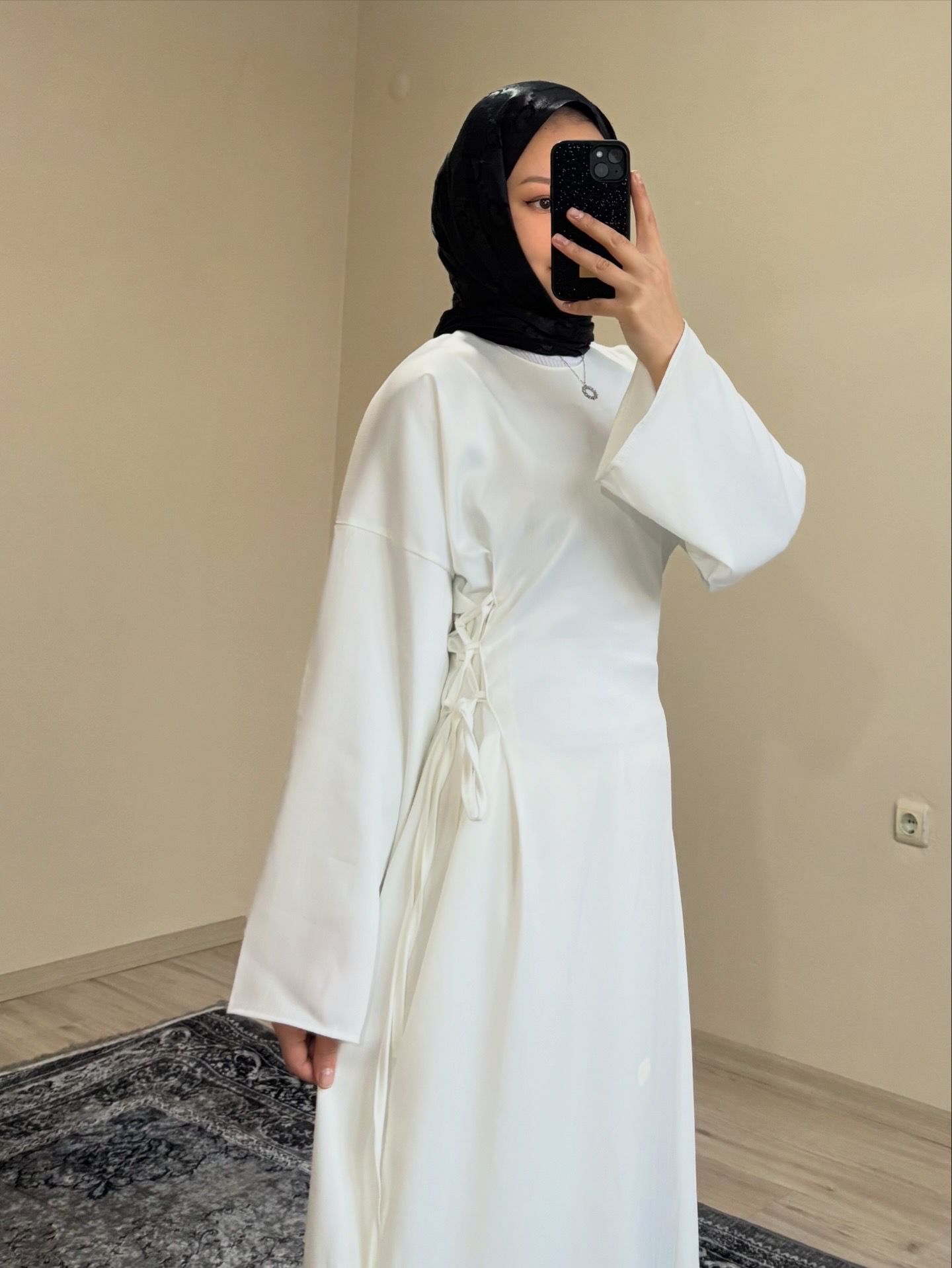 Rode Saten Elbise Beyaz