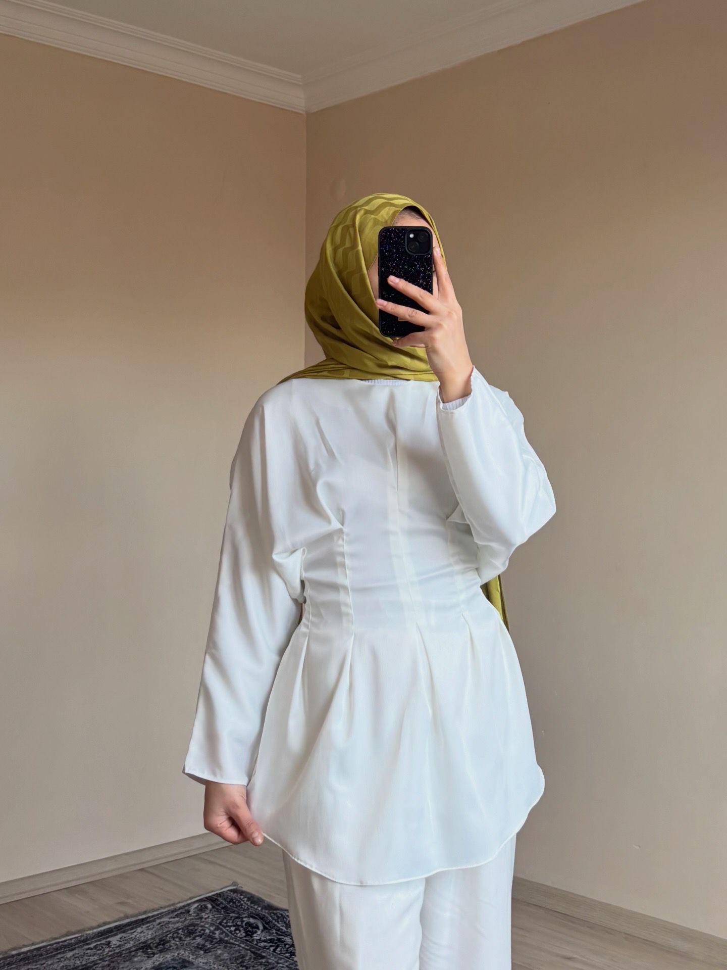 Pileli Üst Beyaz Saten