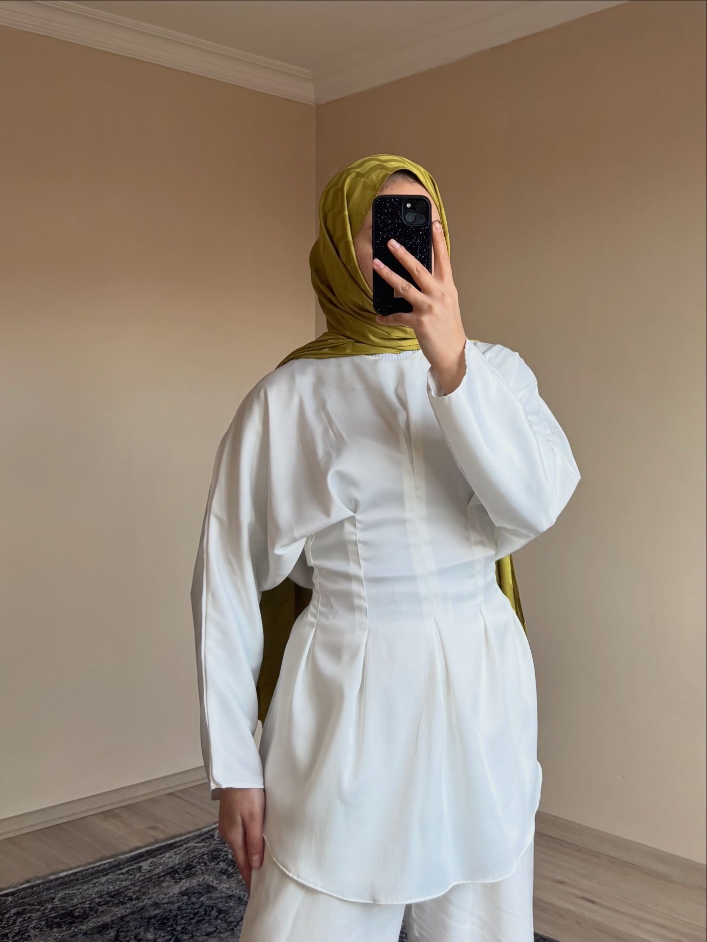 Pileli Üst Beyaz Saten