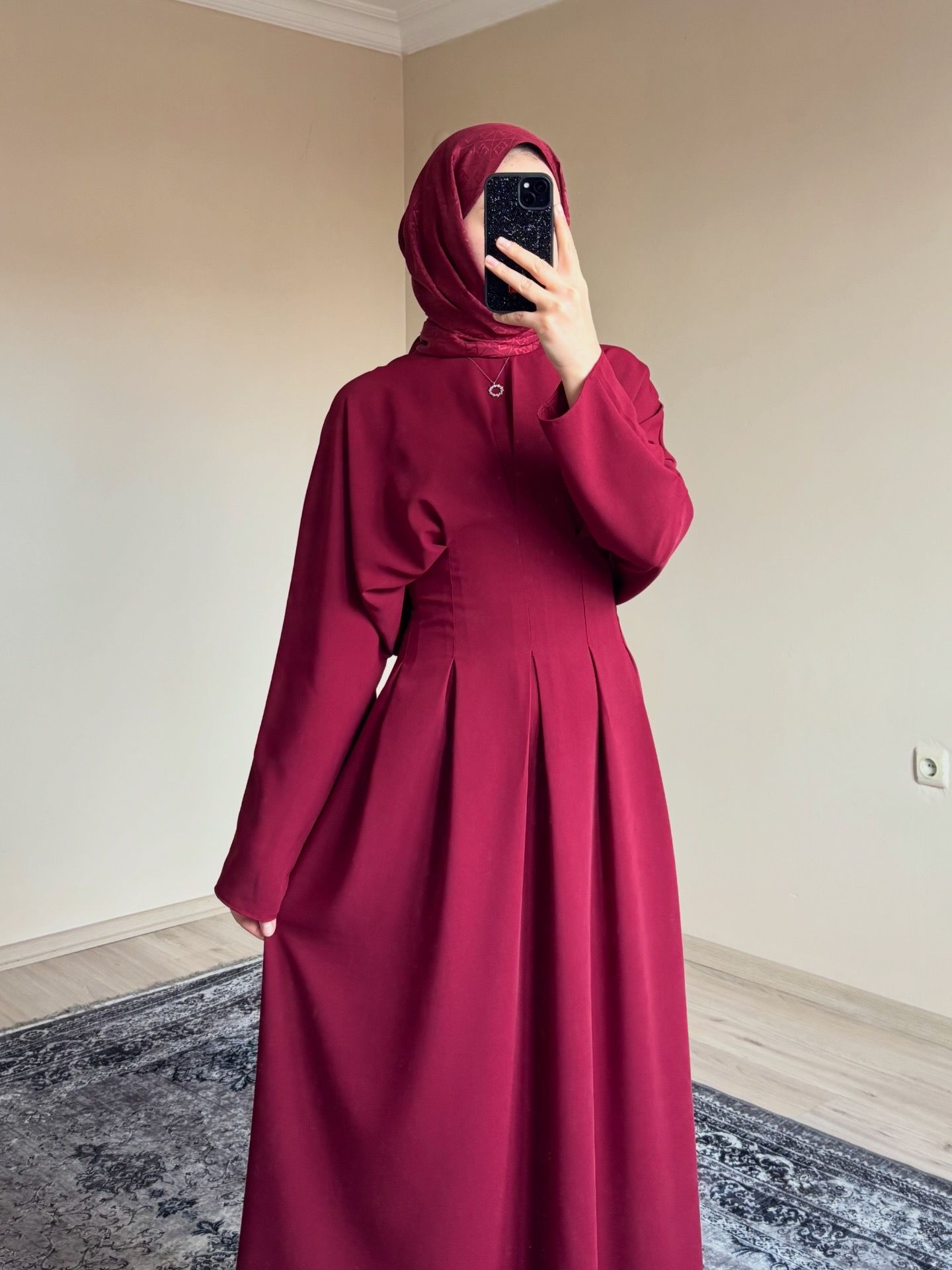 Belden Oturtmalı Bordo Elbise