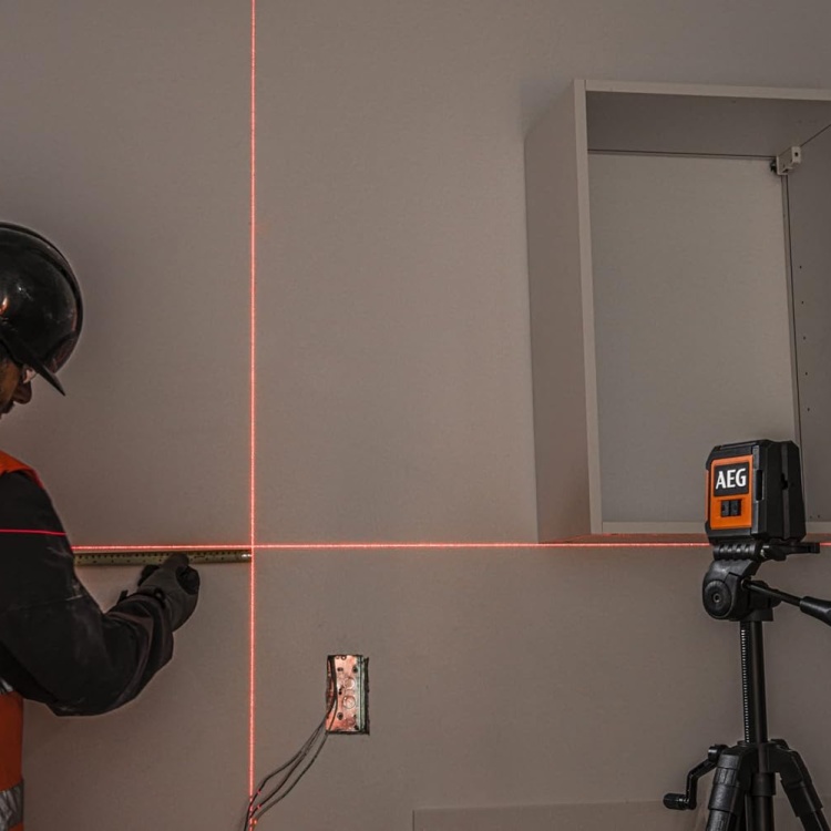 AEG  CLR2-15B 2  Çizgili Lazer Metre - 4935472252
