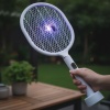 USB Şarjlı Beyaz Renk Kendiliğinden Standlı Şarj Göstergeli UV Işıklı Sinek Öldürme Raketi LTD-718 (5381)