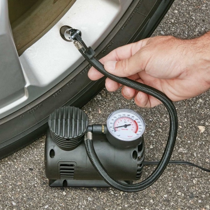 300 PSI Güçlü Taşınabilir Hava Kompresörü–Araba, Motosiklet, Bisiklet ve Top Şişirme İçin Çakmaklıklı Lastik Şişirme Pompası (5381)