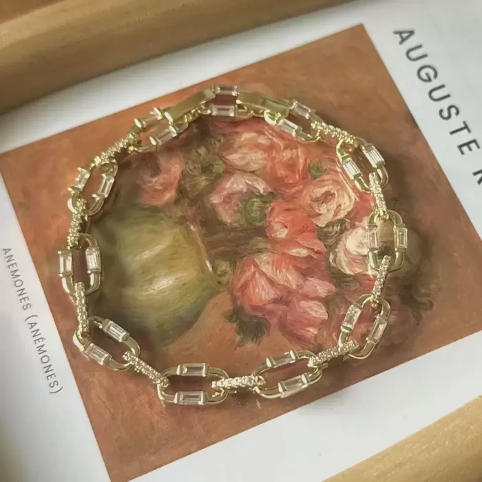 GOLD NOVA TAŞLI VIP BİLEKLİK