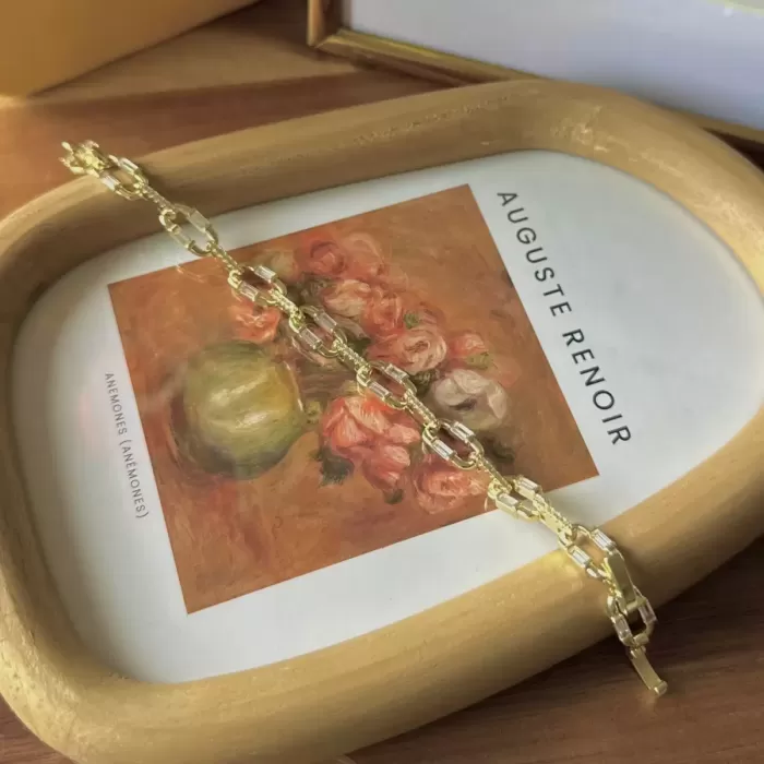 GOLD NOVA TAŞLI VIP BİLEKLİK