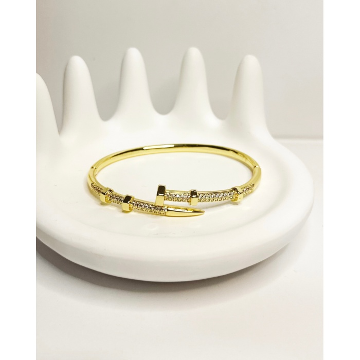 GOLD TAŞLI ÇİVİ KELEPÇE