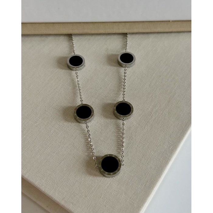 SİLVER ROMA HARF KOLYE