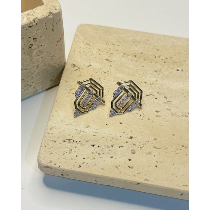 ZİRKON TAŞLI ÜÇGEN KÜPE