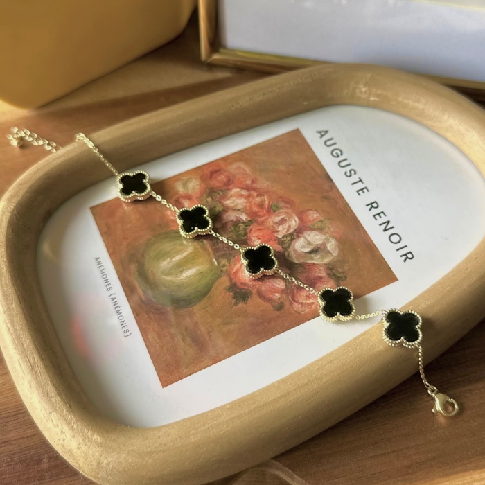 SİYAH CLOVER VIP BİLEKLİK