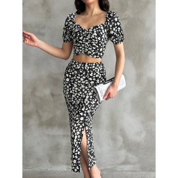 Kadın Siyah Çiçek Desenli Yırtmaçlı Etekli Crop Bluz İkili Takım