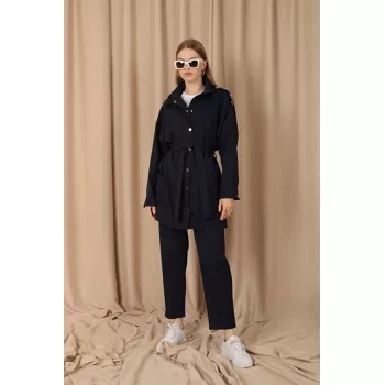 Atlas Kumaş Fermuarlı Yaka Kuşak Detaylı Kadın Ceket