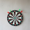 17 İnç Profesyonel Dart Tahtası Dayanıklı Yapı ve 4 Metal Dart Oku