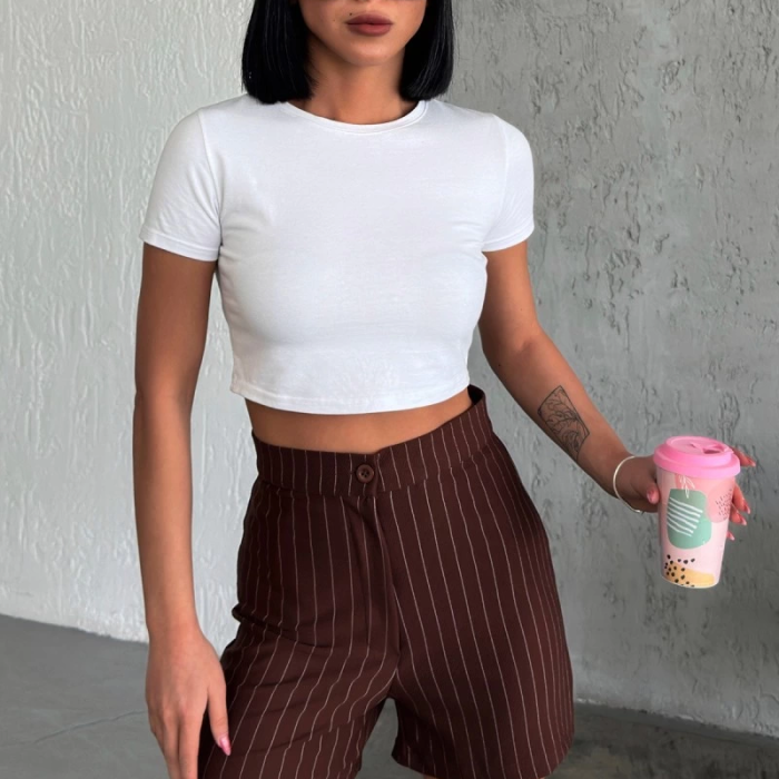 KESGİN MARKET® Zarif Ve Şıklığı Bir Arada Sunan Yüksek Bel Krep Esnek Çimalı Çizgili Şort Kahverengi