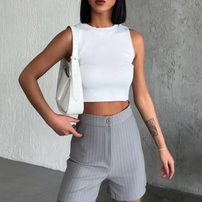 KESGİN MARKET® Zarif Ve Şıklığı Bir Arada Sunan Yüksek Bel Krep Esnek Çimalı Çizgili Şort Gri