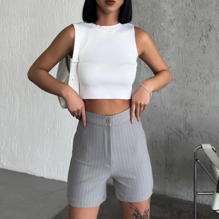 KESGİN MARKET® Zarif Ve Şıklığı Bir Arada Sunan Yüksek Bel Krep Esnek Çimalı Çizgili Şort Gri