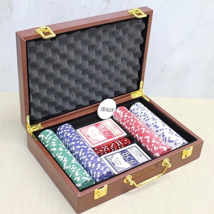 KESGİN MARKET® Deri Çantalı 200 Chip Ve 2 Adet İskambil Kağitına Sahip Poker Oyunu Alk4229