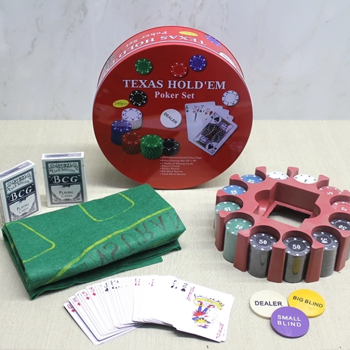 KESGİN MARKET® Metal Kutulu 240 Chip Ve 2 Adet İskambil  Kağit Setine Sahip Poker Oyunu Alk3539