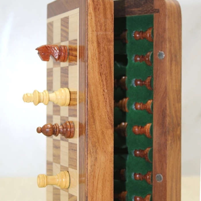 KESGİN MARKET® Özel Vernikli Mıknatıs Taşlı Ahşap Katlanabilir Kutulu Satranç Oyunu 12.5 Cm G220